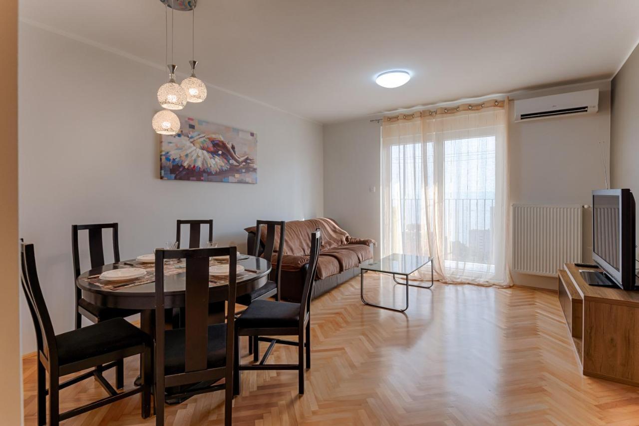 Two Bedroom Apartment Paris Rijeka Bagian luar foto