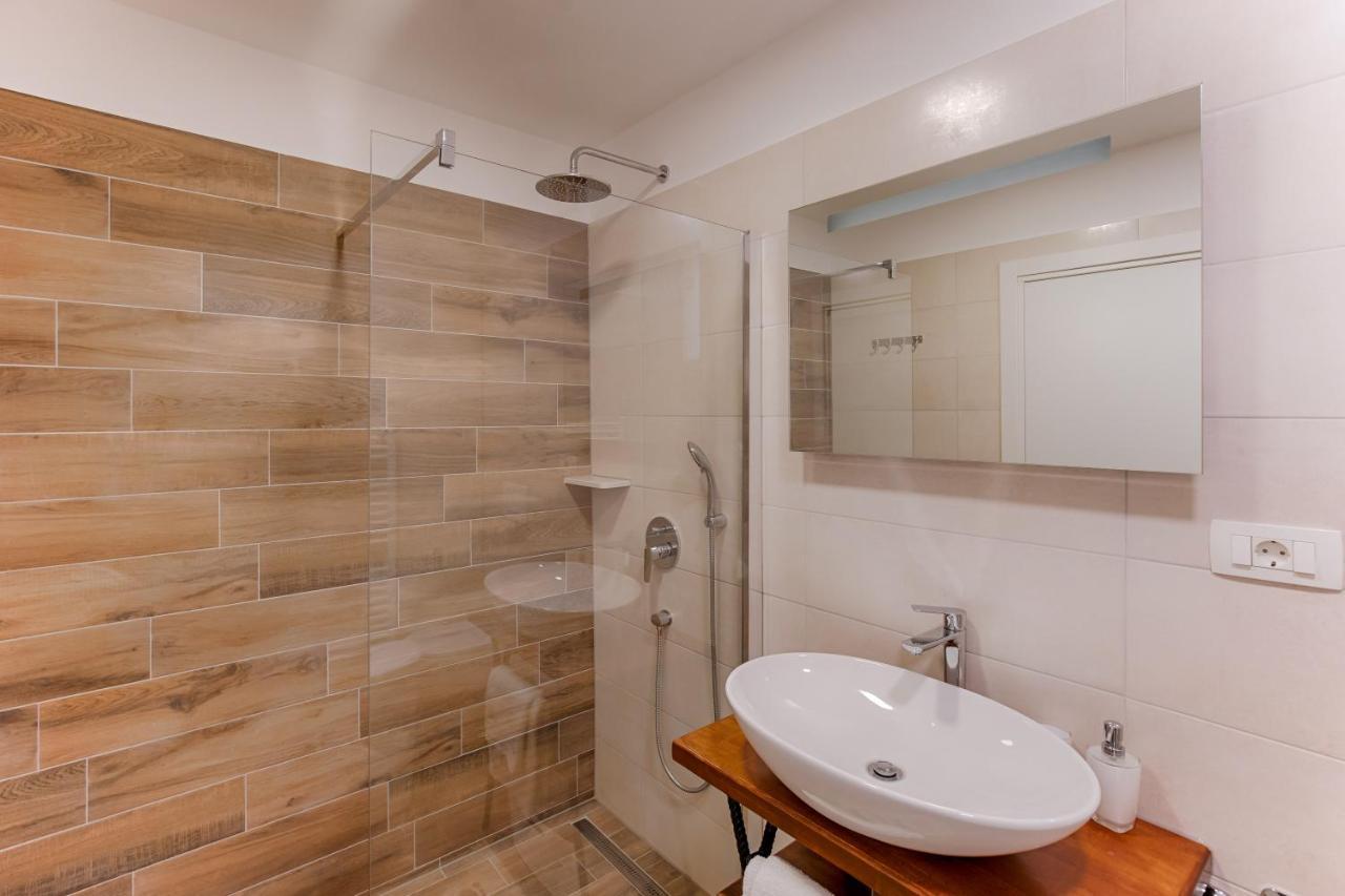 Two Bedroom Apartment Paris Rijeka Bagian luar foto