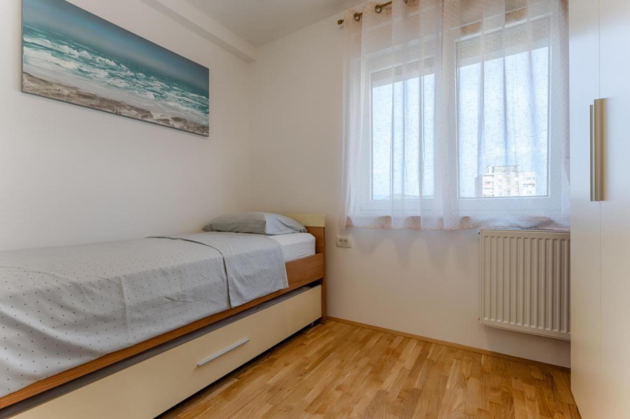 Two Bedroom Apartment Paris Rijeka Bagian luar foto