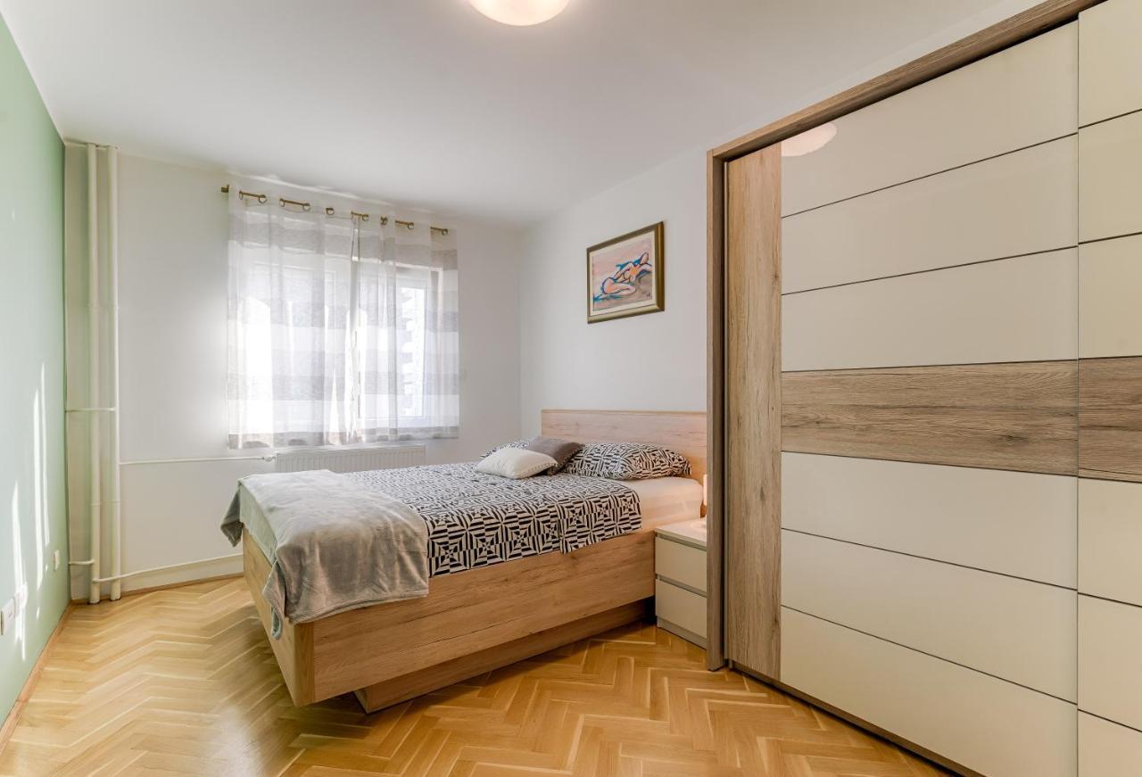 Two Bedroom Apartment Paris Rijeka Bagian luar foto